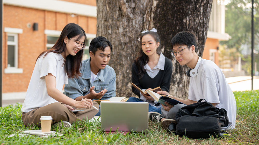 日本語教育市場の成長を示すイメージ